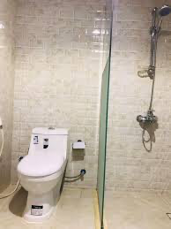 Rua International — Toilet