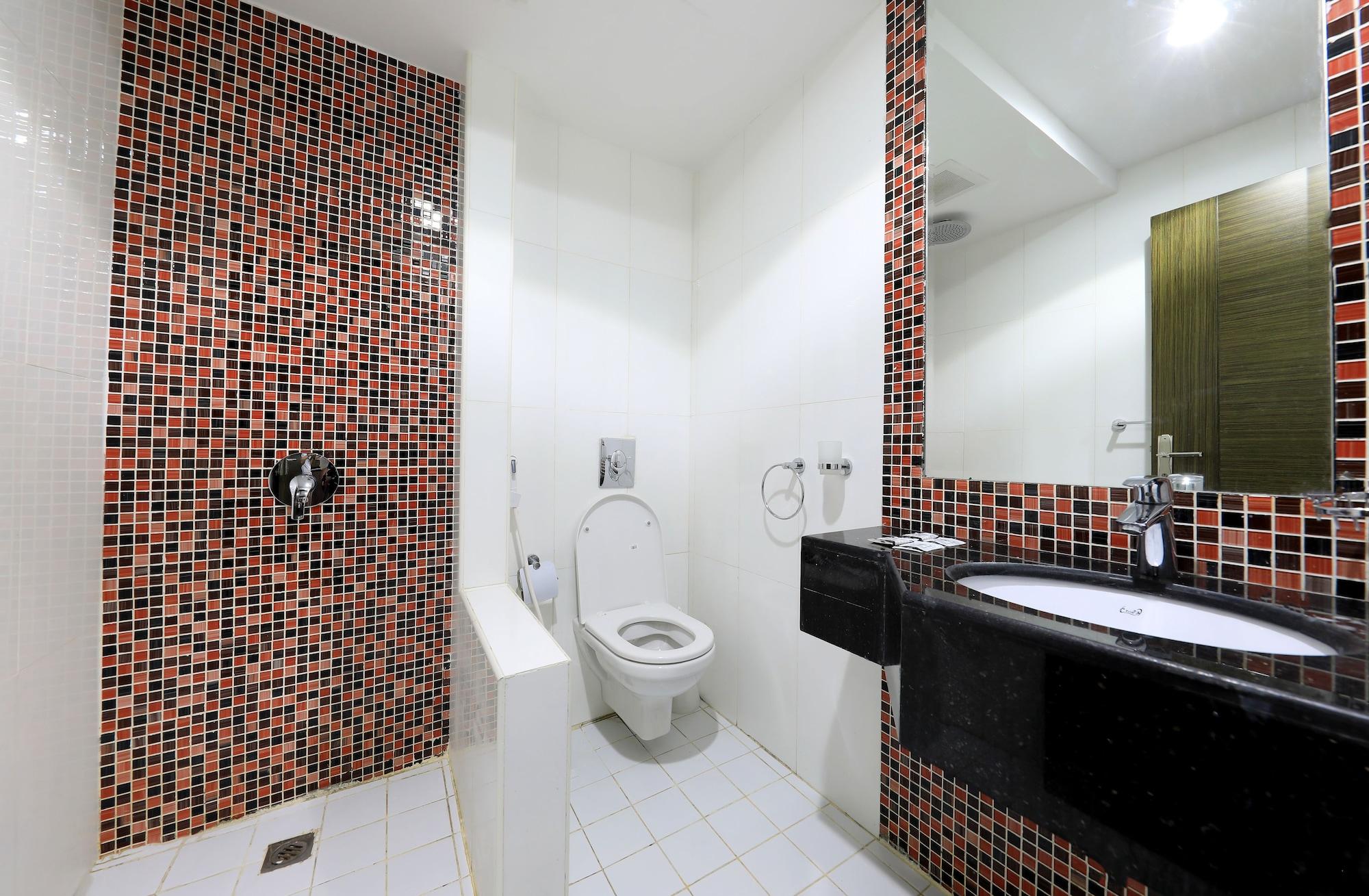 Snood Ajyad — Toilet